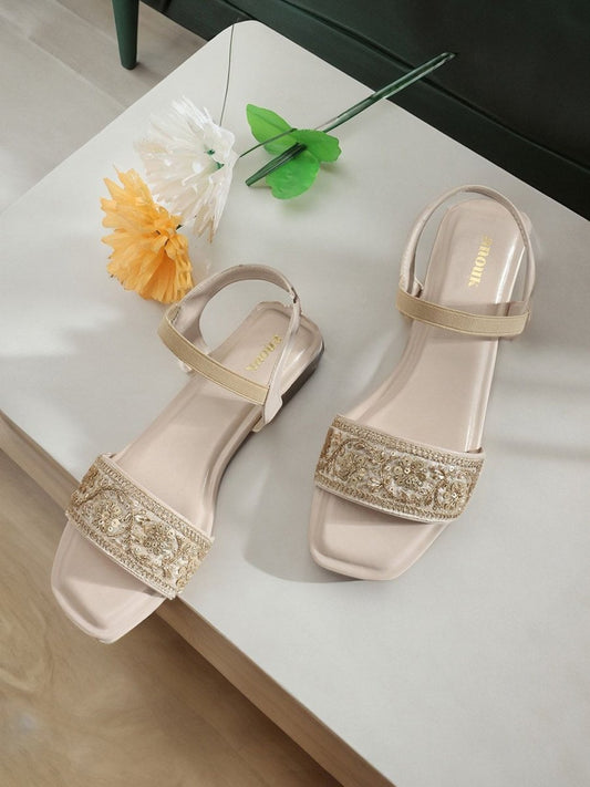 Dhiyona AK Cream-Colourblocked & Gold-Toned Embroidered Open Toe Flats