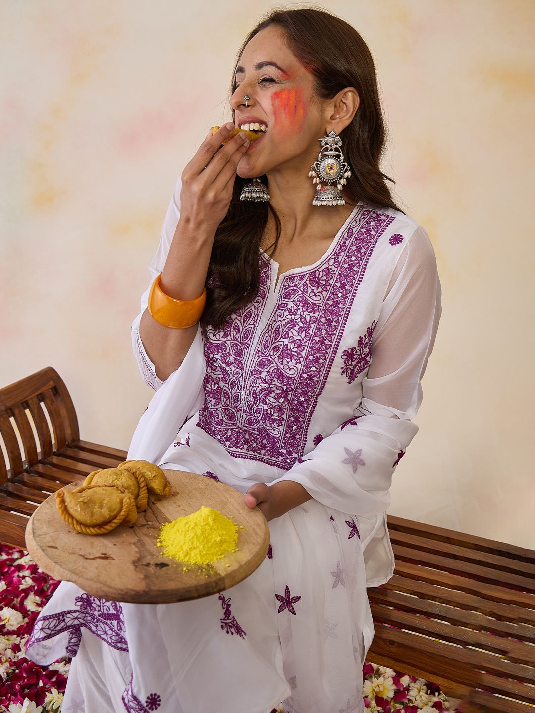 Dhiyona IE Women Floral Embroidered Regular Thread Work Kurta with Trousers & With Dupatta