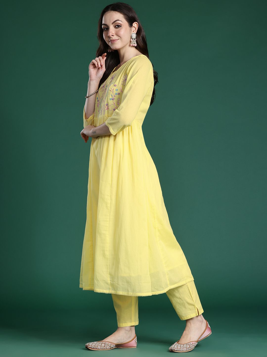 Dhiyona IE Floral Embroidered Thread Work Pure Cotton Kurta with Trousers & With Dupatta