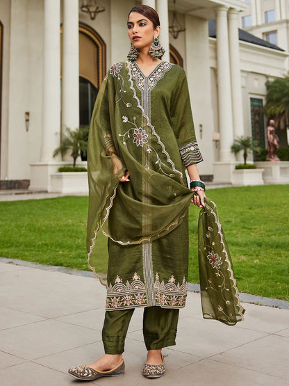 Women Floral Embroidered Regular Kurta with Trousers & With Dupatta