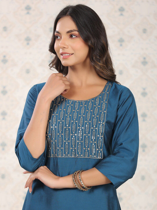 Dhiyona OD  Blue Round Neck Embroidered Straight Kurta With Trouser