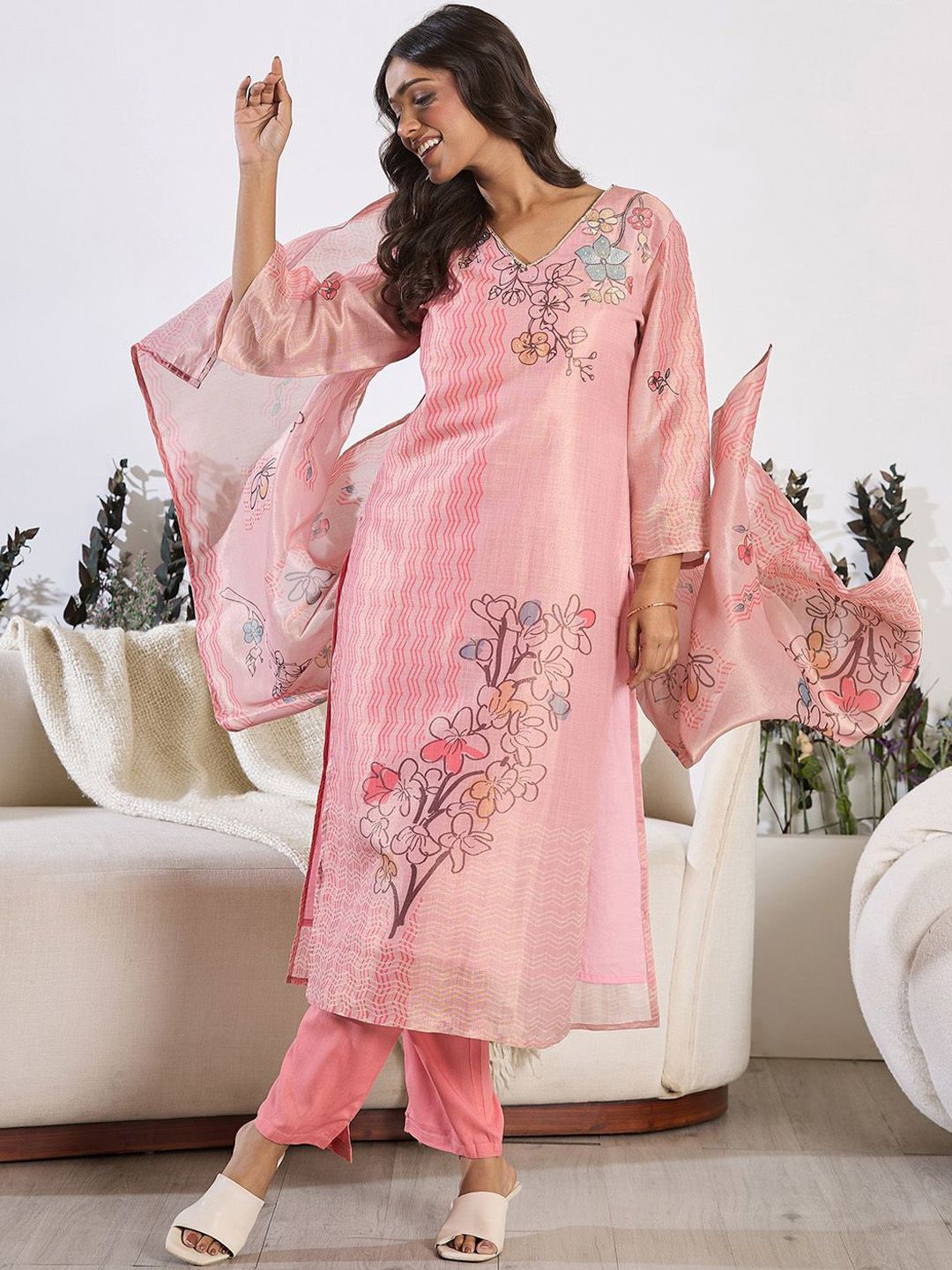 Floral Printed Round Neck Straight Kurta With Trousers & Dupatta