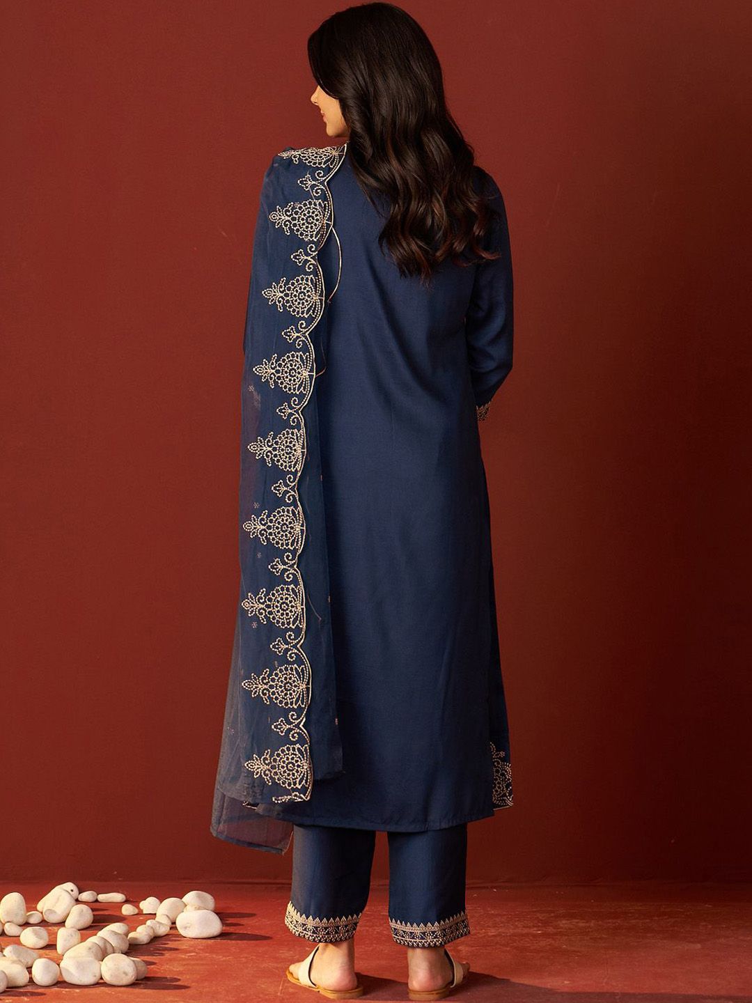 Dhiyona IE Women Floral Embroidered Kurta with Trousers & Dupatta