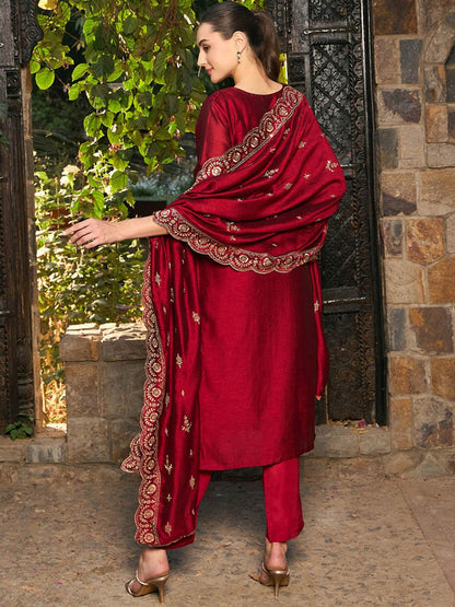 Ethnic Motifs Embroidered Round Neck Thread Work Kurta with Trousers & Dupatta