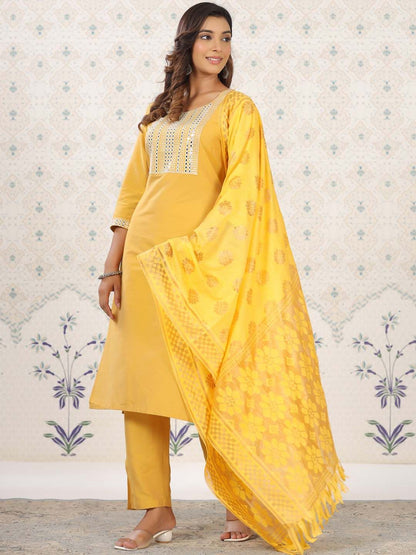 Dhiyona OD  Geometric Yoke Design Mirror Work Kurta with Trousers & Dupatta