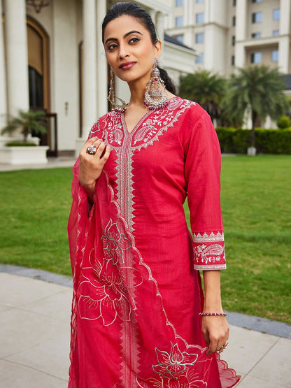 Women Floral Embroidered Regular Kurta with Trousers & With Dupatta