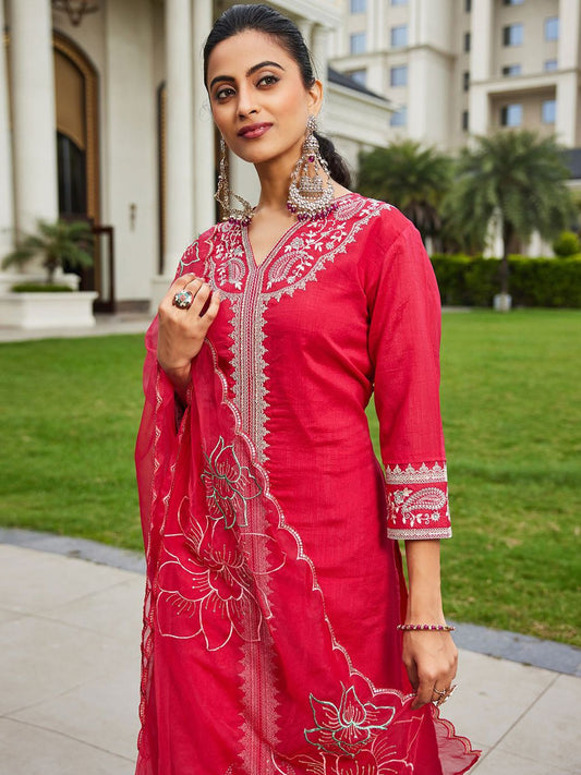 Women Floral Embroidered Regular Kurta with Trousers & With Dupatta