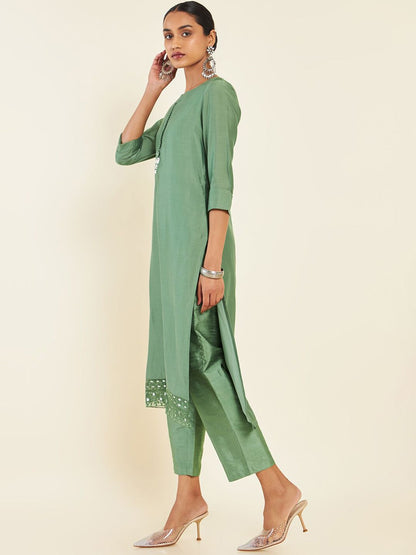 Dhiyona SO Women's Green Regular Straight Chanderi Silk Kurta With Trousers