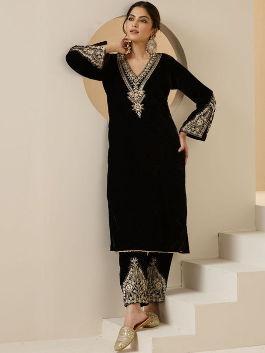 Dhiyona IS Women's Women Floral Embroidered Regular Thread Work Velvet Kurta with Trousers