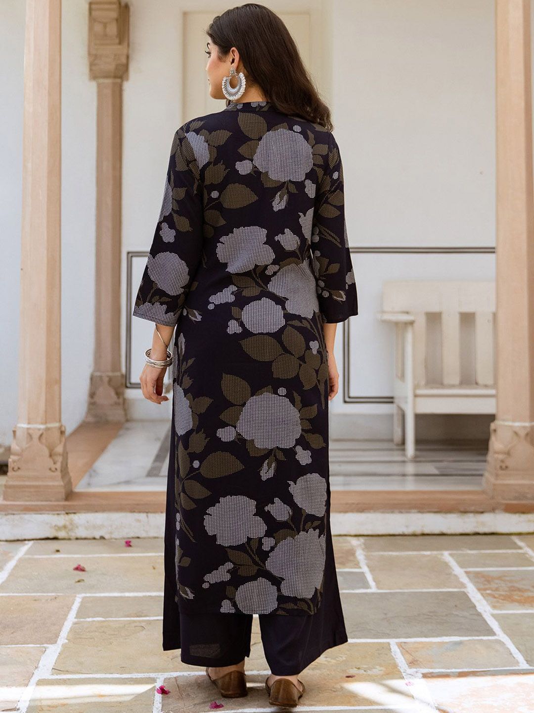 Dhiyona IS Women's Floral Printed Mandarin Collar Sequinned Straight Kurta With Palazzos