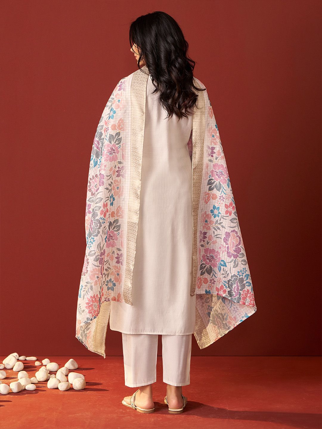 Women Floral Embroidered Regular Thread Work Kurta with Trousers & With Dupatta