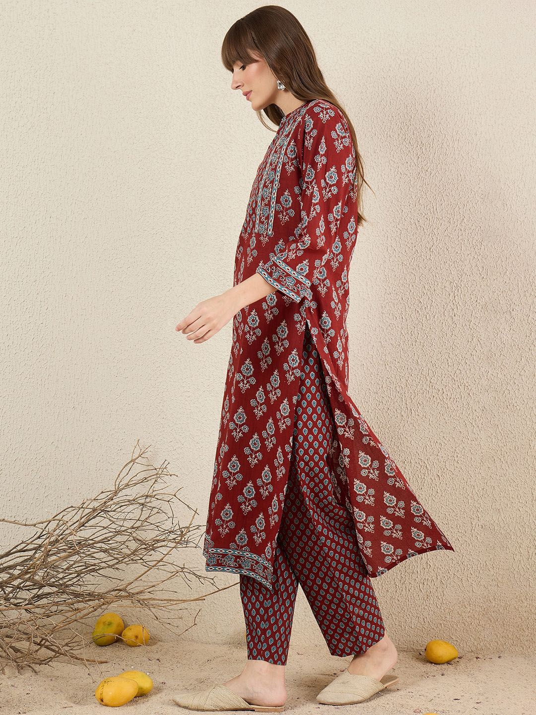 Dhiyona IE Women Floral Printed Cotton Kurta with Trousers