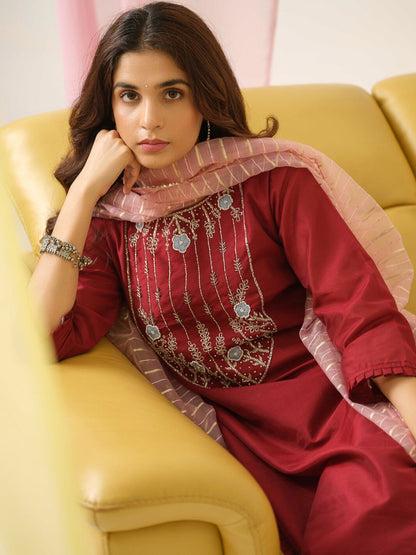Dhiyona SN Women's Embroidered Round Neck Straight Beads and Stones Kurta With Trouser & Dupatta