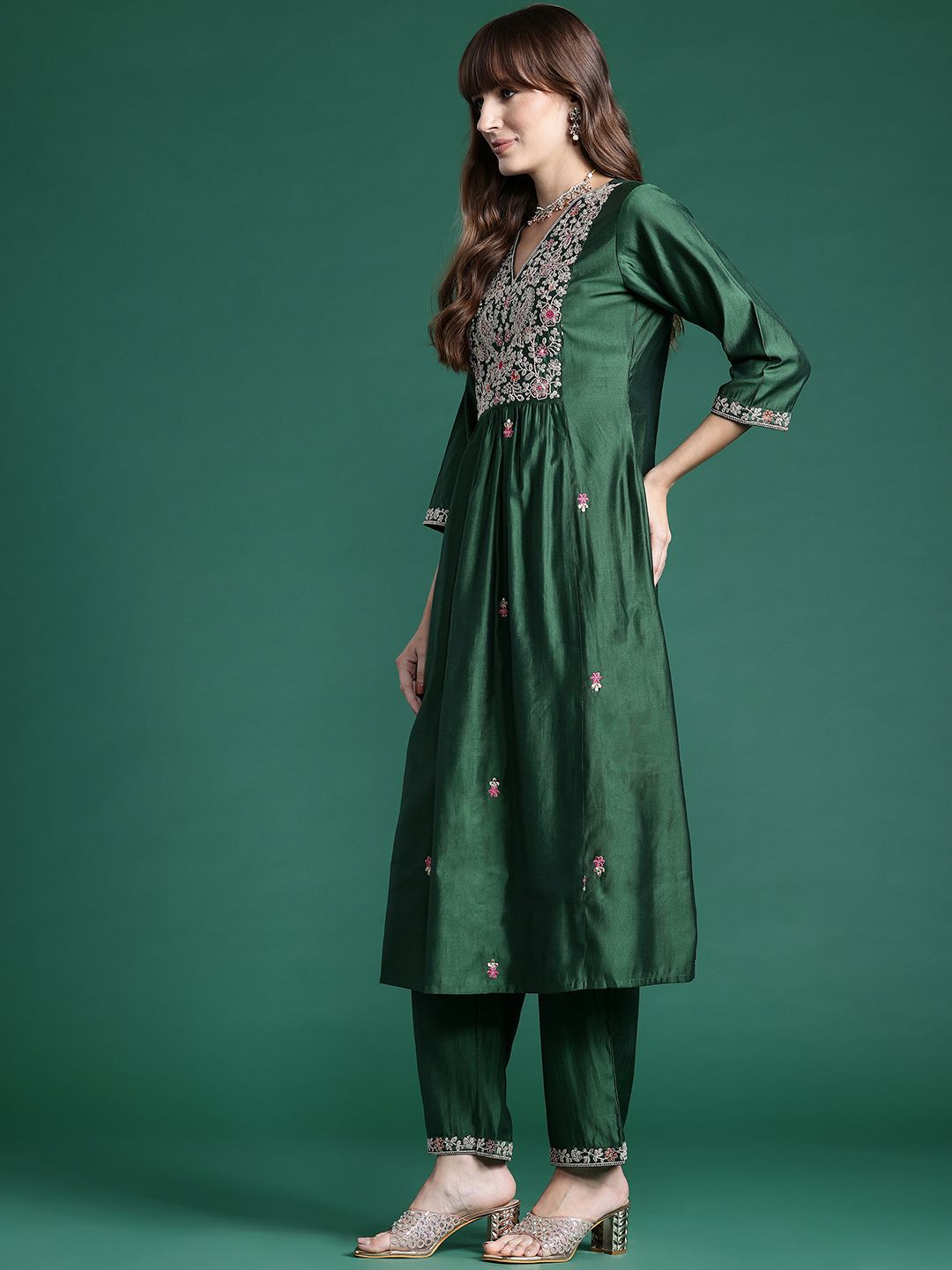 Floral Embroidered Zari Pleated Liva Kurta With Trousers & Dupatta