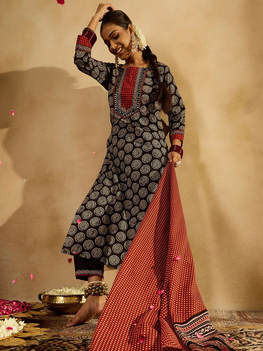 Black Geometric Printed Round Neck Pure Cotton Straight Kurta Set