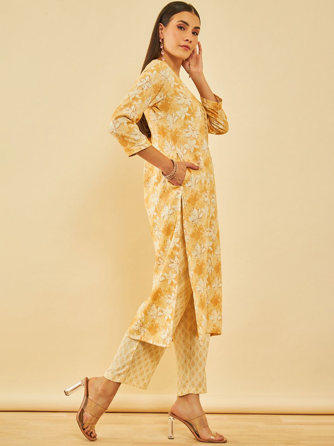 Dhiyona SO Women's Mustared Yellow & Beige Floral Printed Straight Kurta with Trousers