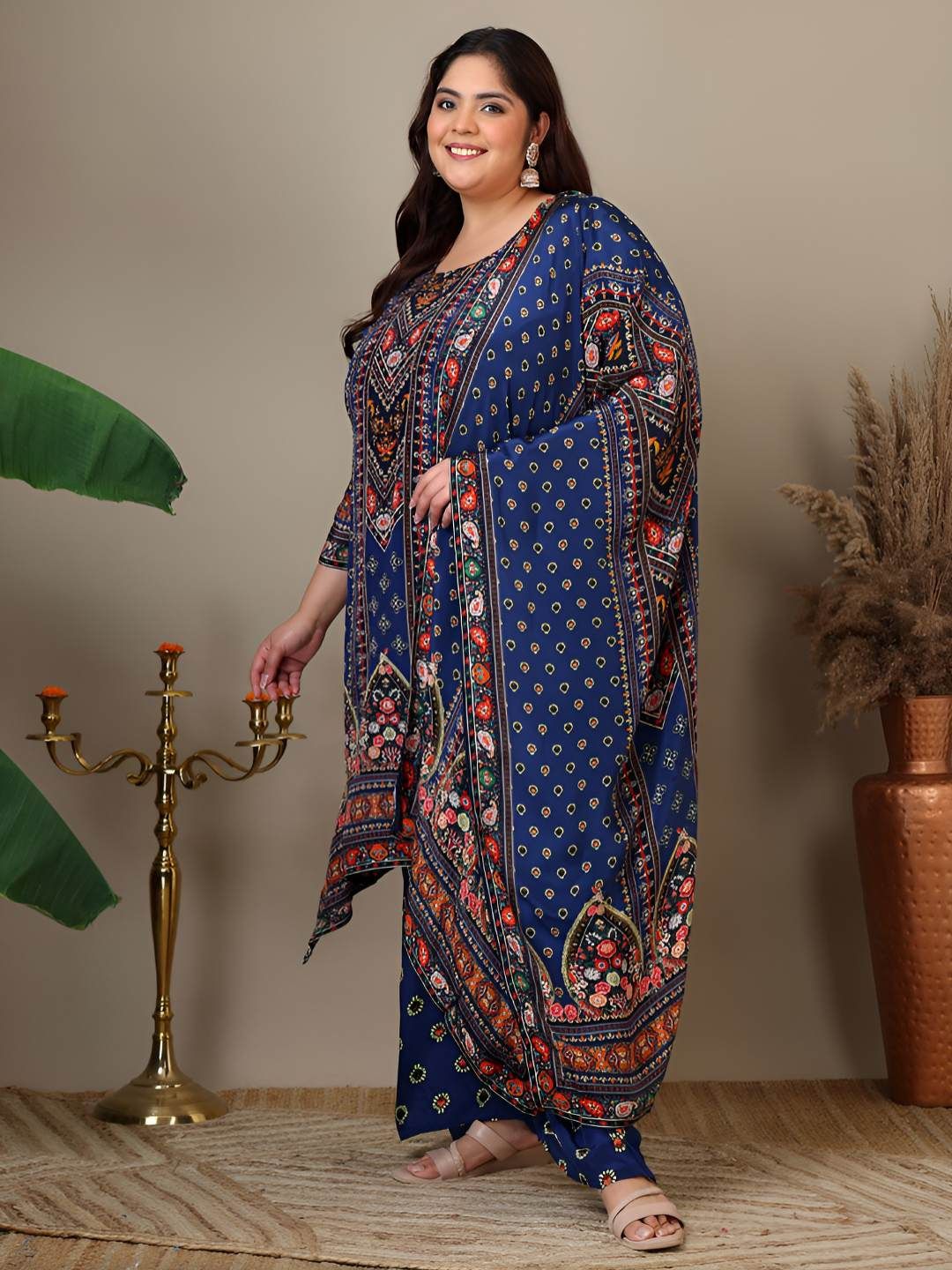 Dhiyona IN Women Plus Size Floral Printed Kurta with Palazzos & Dupatta