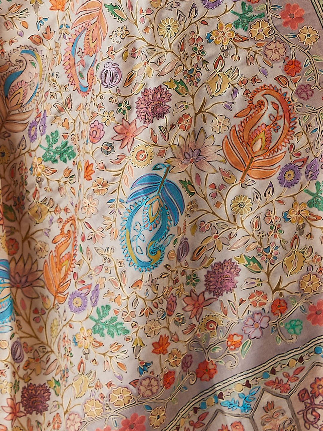 Dhiyona PA Women Floral Embroidered Shawl