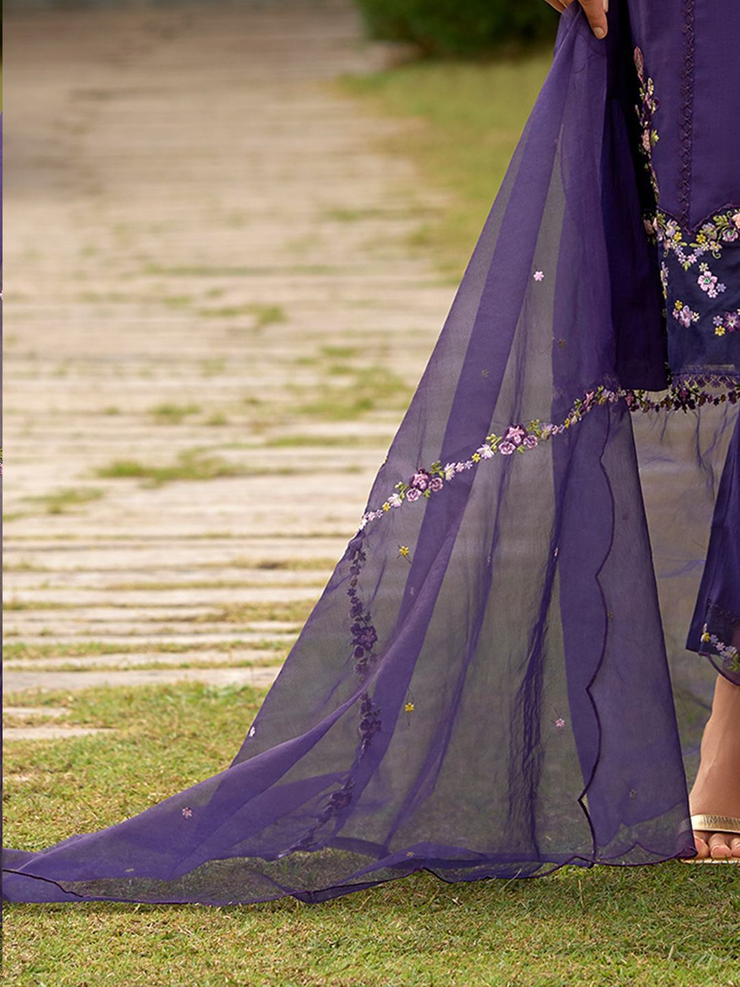 Women Floral Embroidered Panelled Sequinned Kurta with Trousers & With Dupatta