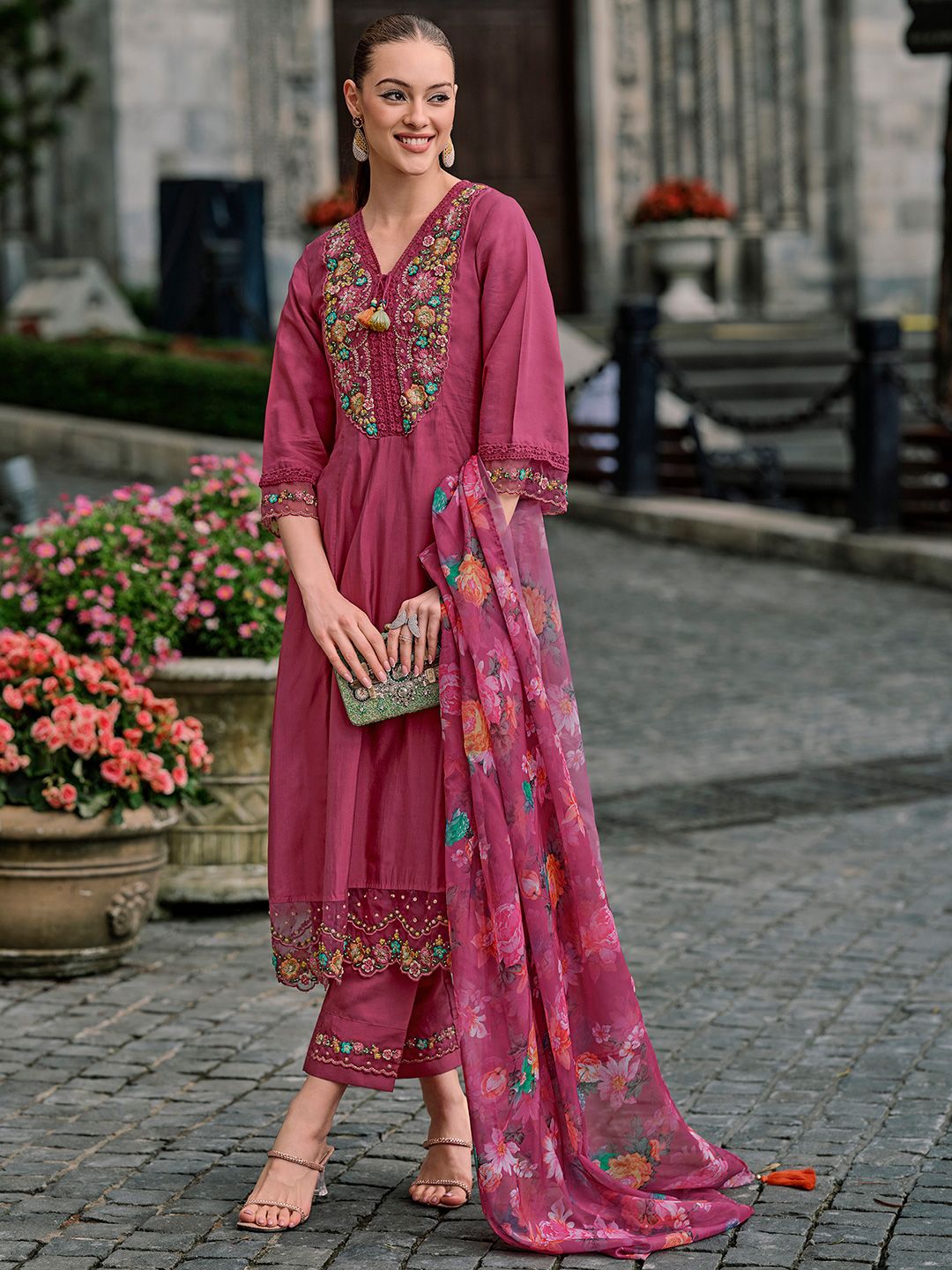 Women Floral Yoke Design Regular Thread Work Kurta with Trousers & With Dupatta