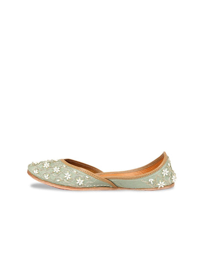 Dhiyona HOP Embellished Ethnic Mojaris