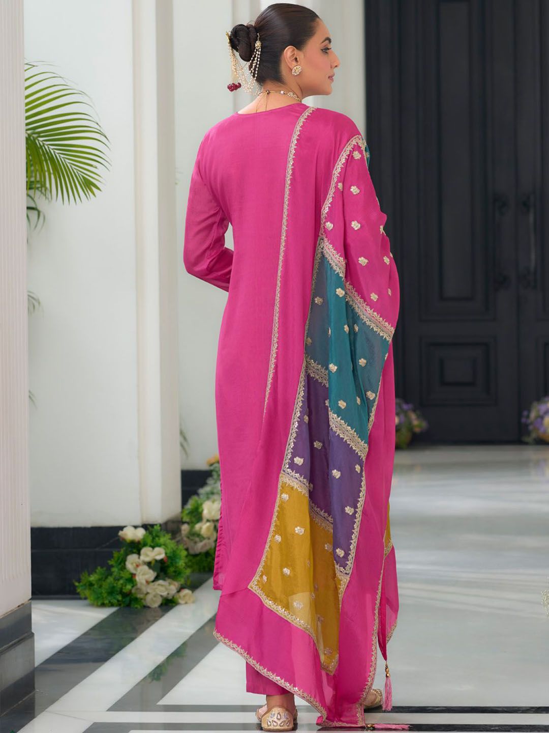 Ethnic Motifs Embroidered Sequinned Round Neck Kurta With Trousers & Dupatta