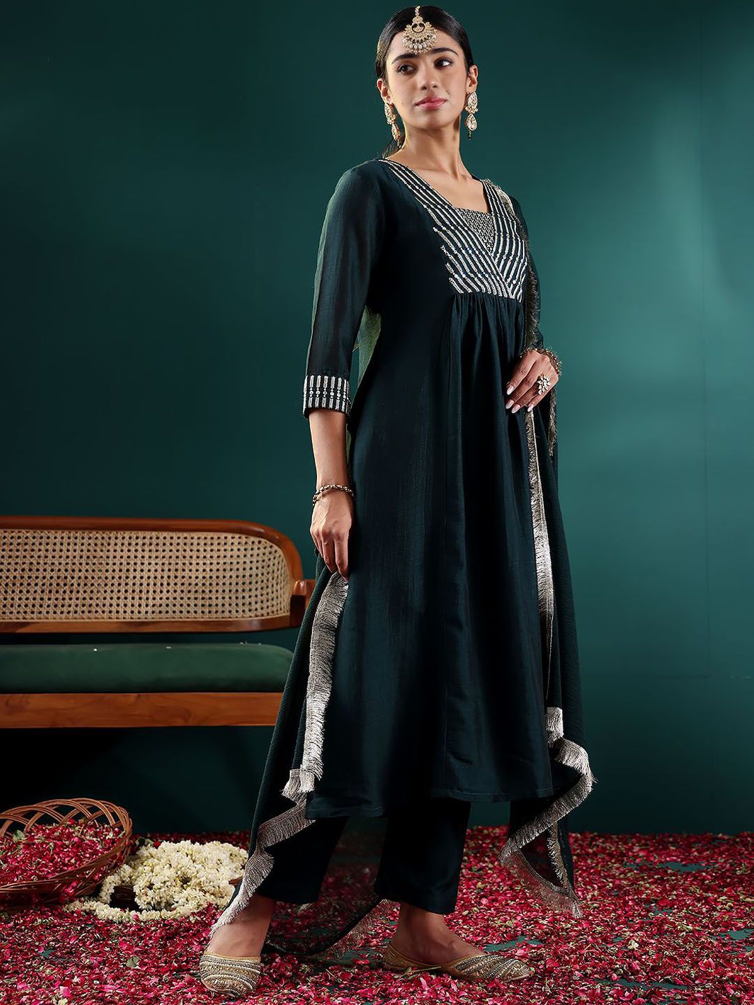 Dhiyona VA Women's Embroidered Regular Sequinned Kurta with Trousers & With Dupatta