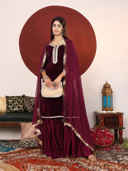 Dhiyona VA Women'sEmbroidered Zari Velvet Straight Kurta With Sharara