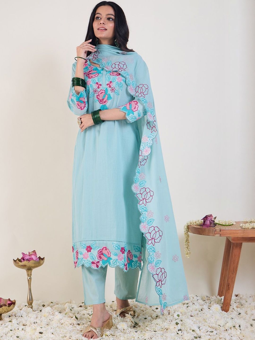Floral Embroidered Thread Work Pure Cotton Kurta With Trousers & Dupatta