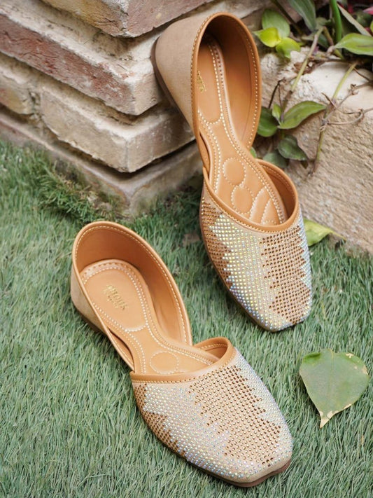 Dhiyona AK Embellished Mojaris