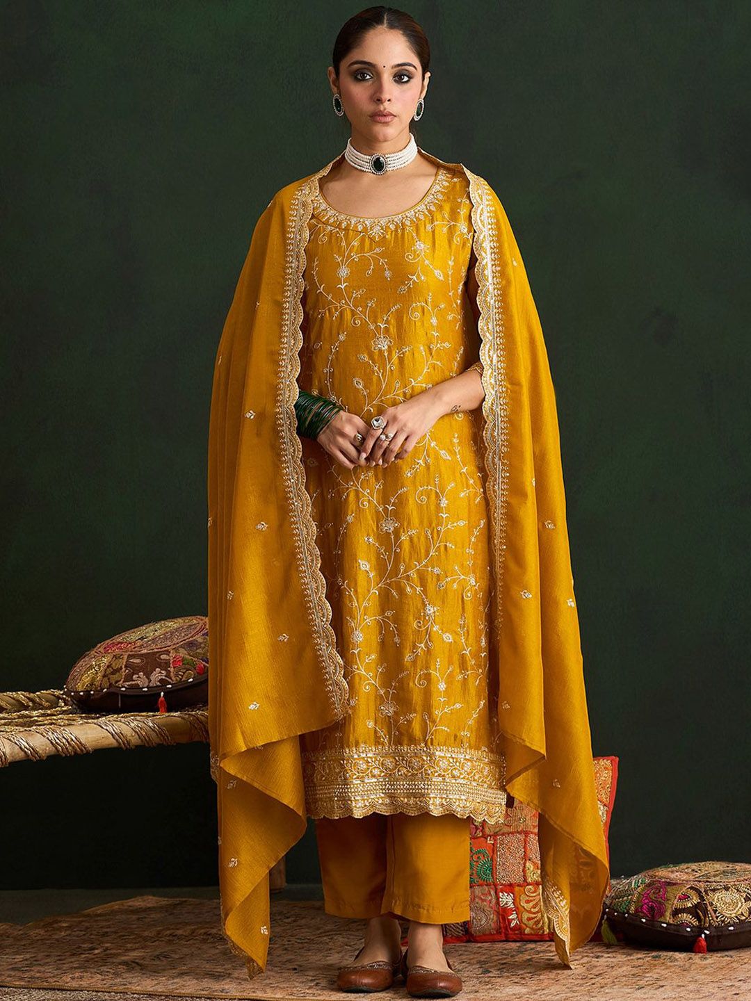 Dhiyona IE Floral Embroidered Thread Work Kurta With Trousers & Dupatta