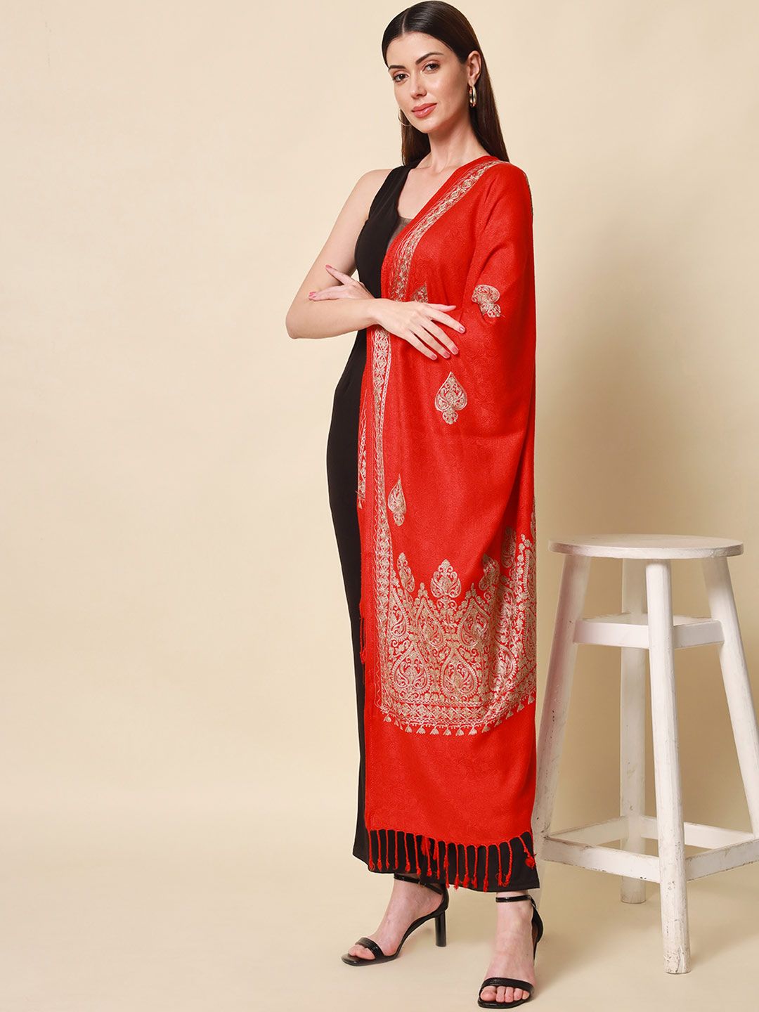 Dhiyona PA Women Maroon Aari Embroidered Kashmiri Shawl