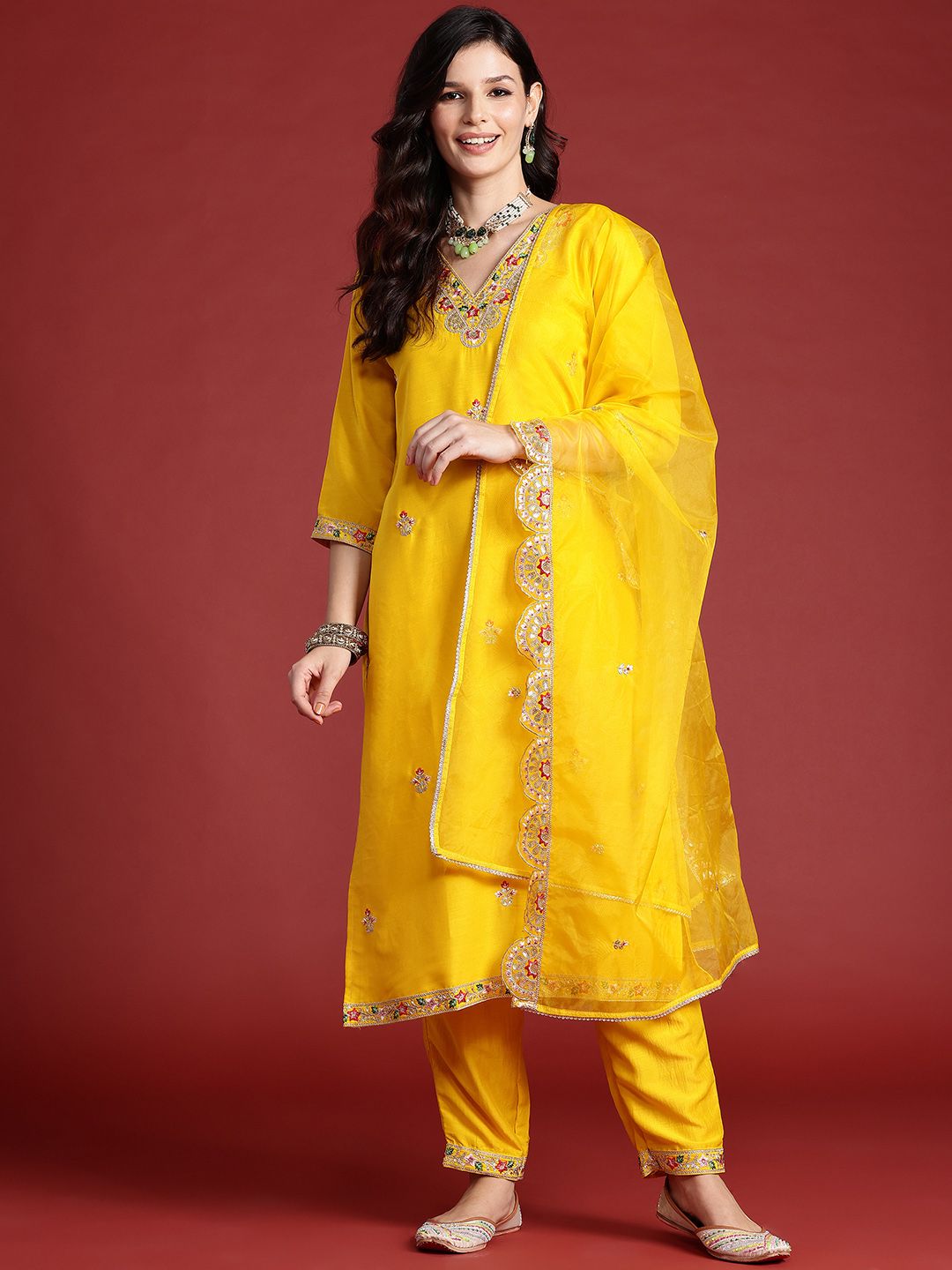 Ethnic Motifs Embroidered Sequinned Kurta With Trousers & Dupatta