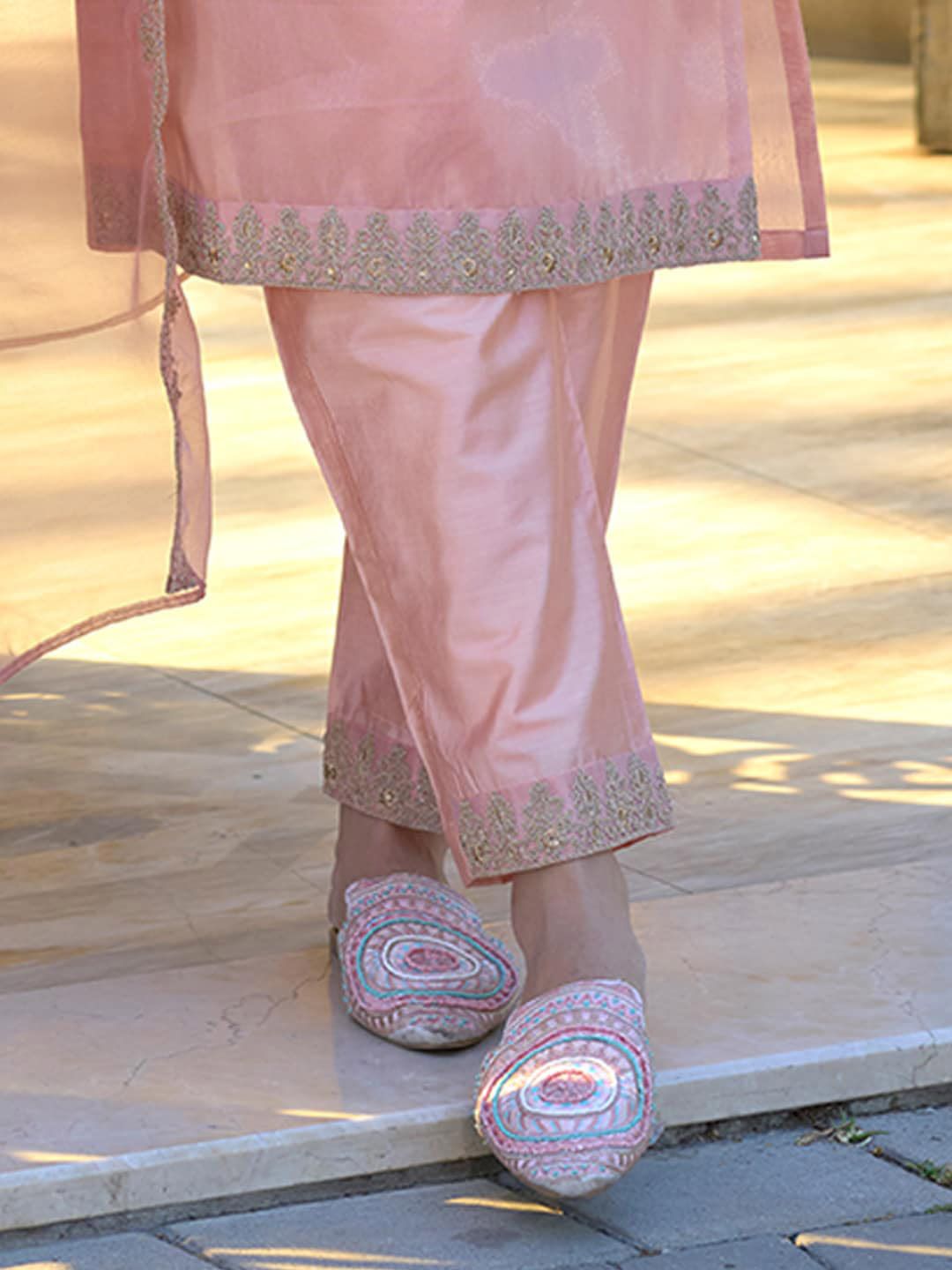 Ethnic Motifs Embroidered Zari Straight Kurta With Trousers & Dupatta