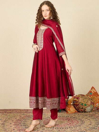 Ethnic Motifs Embroidered Sequinned Anarkali Kurta with Trousers & Dupatta