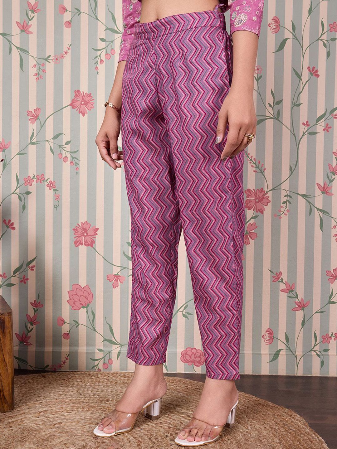 Dhiyona OD  Floral Printed Regular Pure Cotton Kurta with Trousers & Dupatta