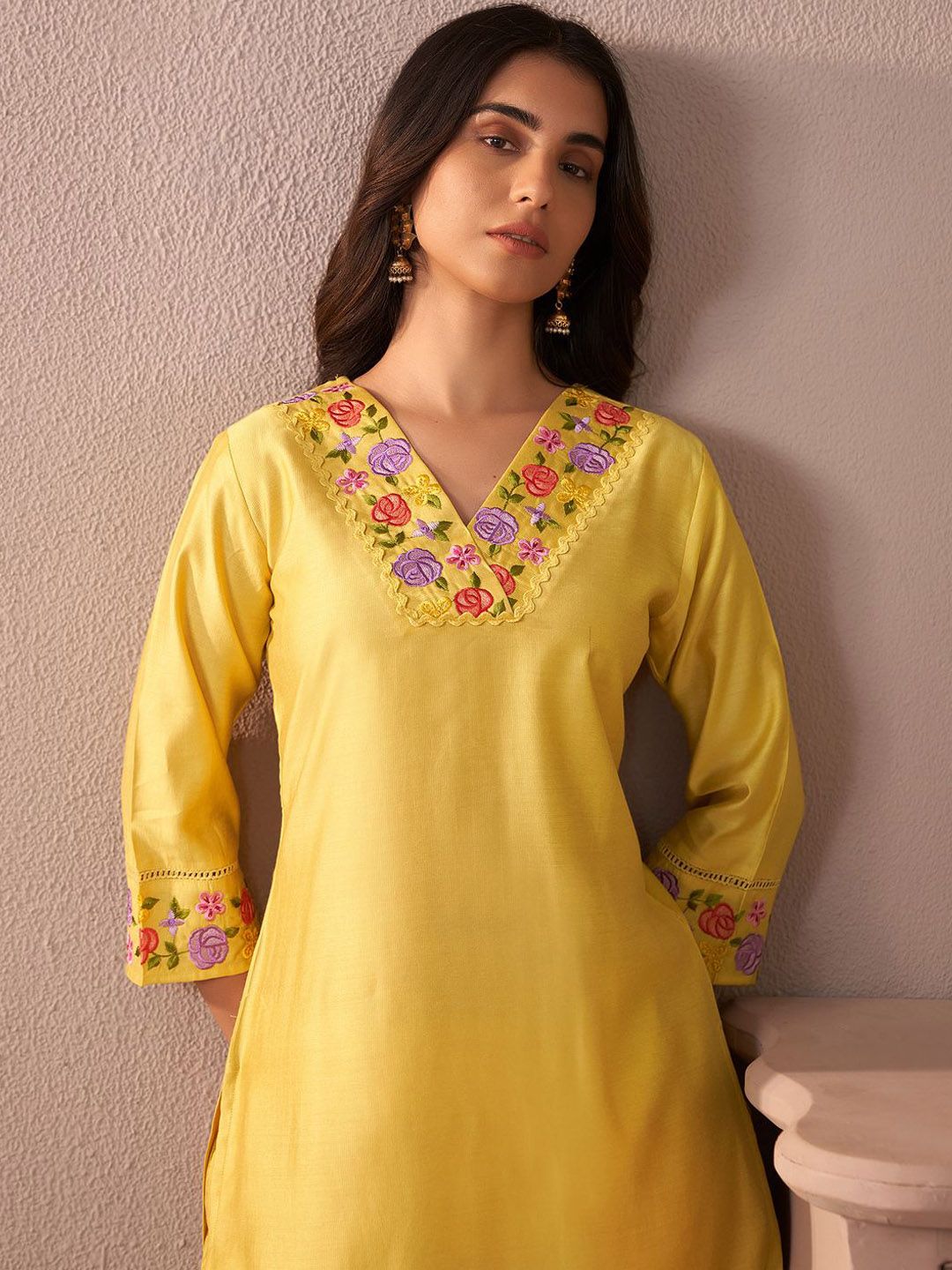 Dhiyona IE Floral Yoke Design V-Neck Thread Work Liva Straight Kurta With Trousers & Dupatta