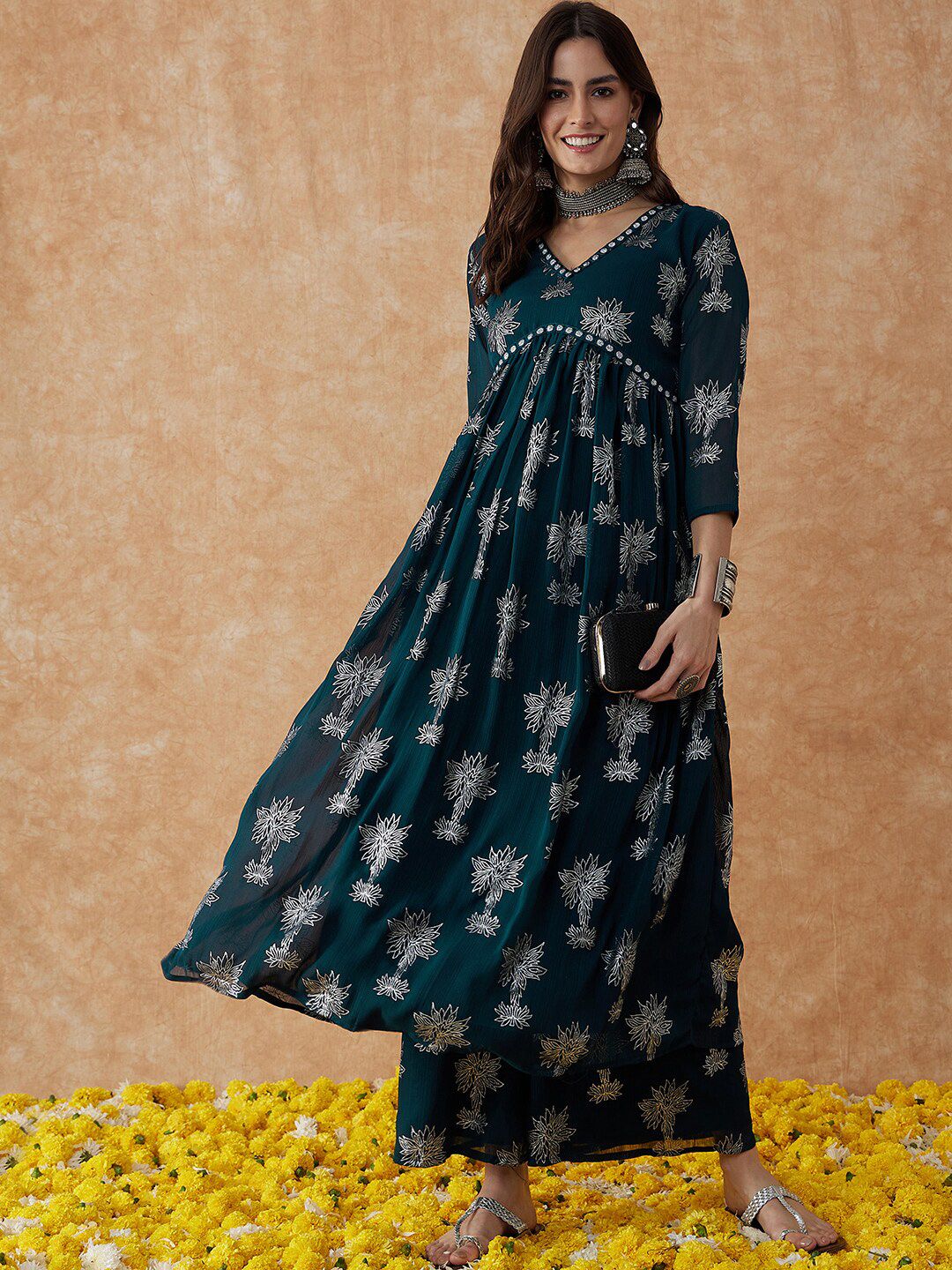 Dhiyona SN Women's Floral Printed V-Neck Anarkali Kurta & Palazzos