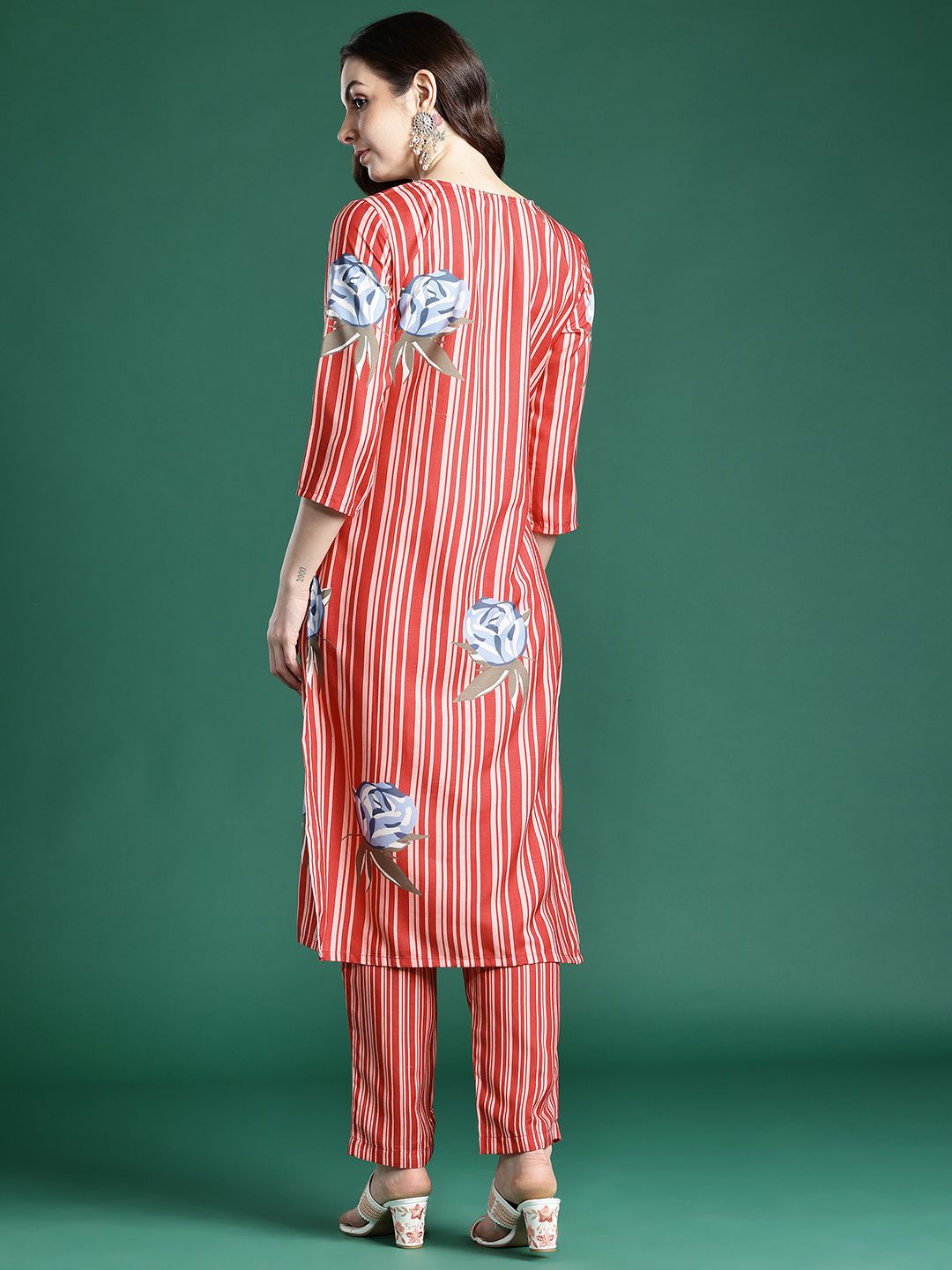 Floral Printed Regular Kurta with Trousers