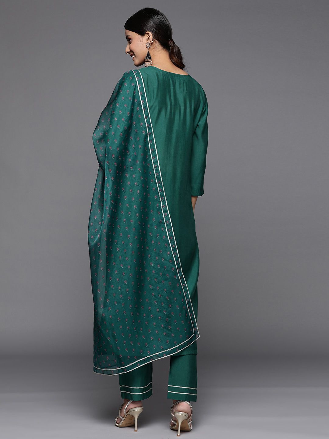Dhiyona VA Women's Ethnic Motifs Embroidered Sequinned Kurta Set