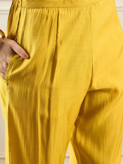 Dhiyona IE Floral Embroidered V-Neck Thread Work Straight Kurta With Trousers & Dupatta