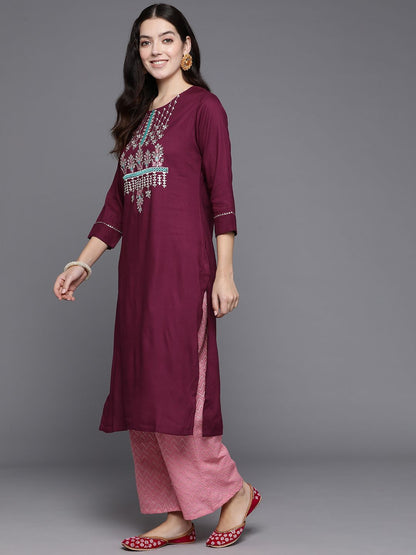 Dhiyona IE Women Floral Embroidered Gotta Patti Straight Kurta
