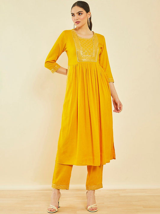 Dhiyona SO Women's Yoke Design Regular Sequinned Kurta With Trousers
