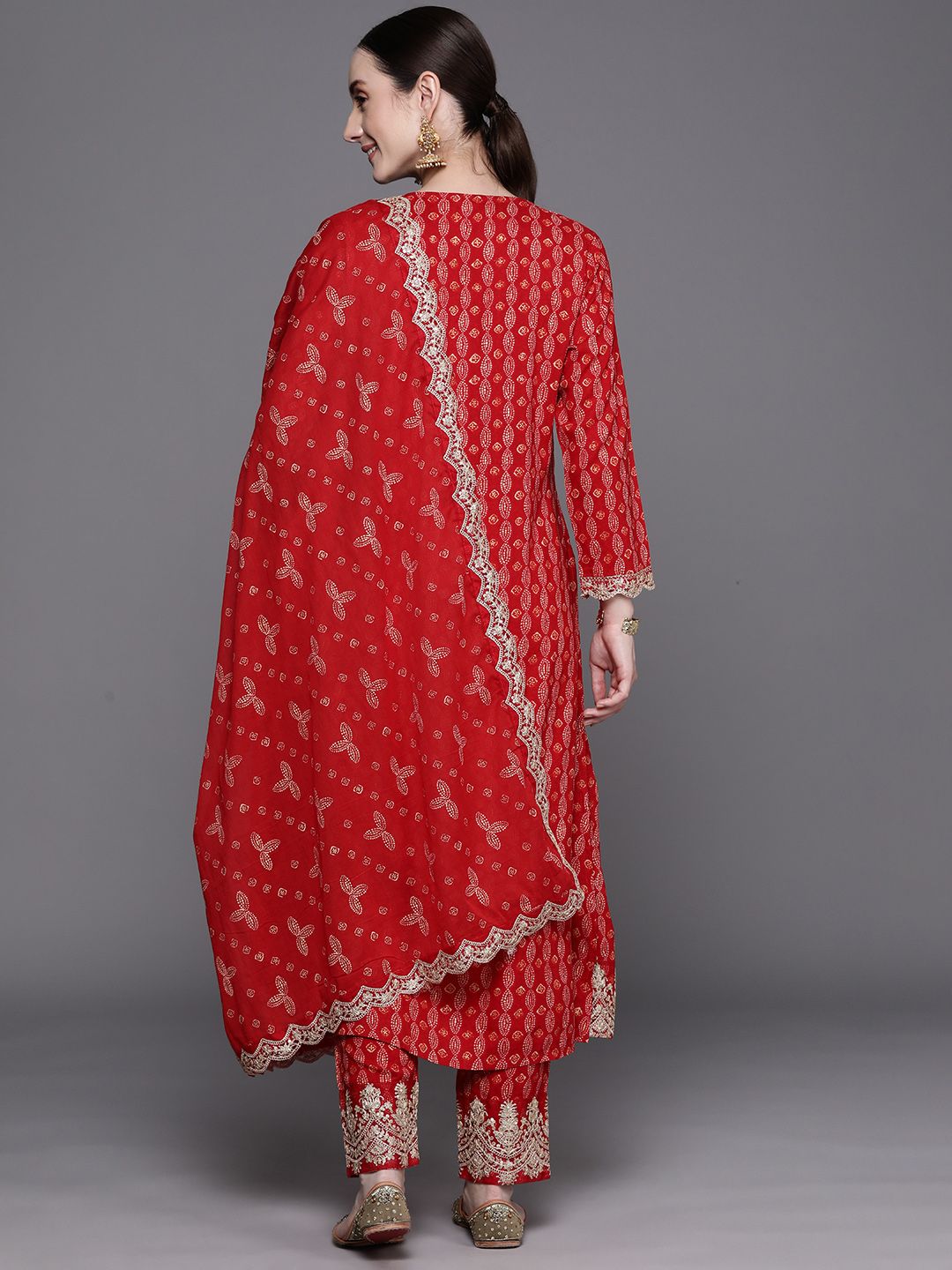 Ethnic Motifs Printed Regular Sequinned Kurta With Trousers & Dupatta