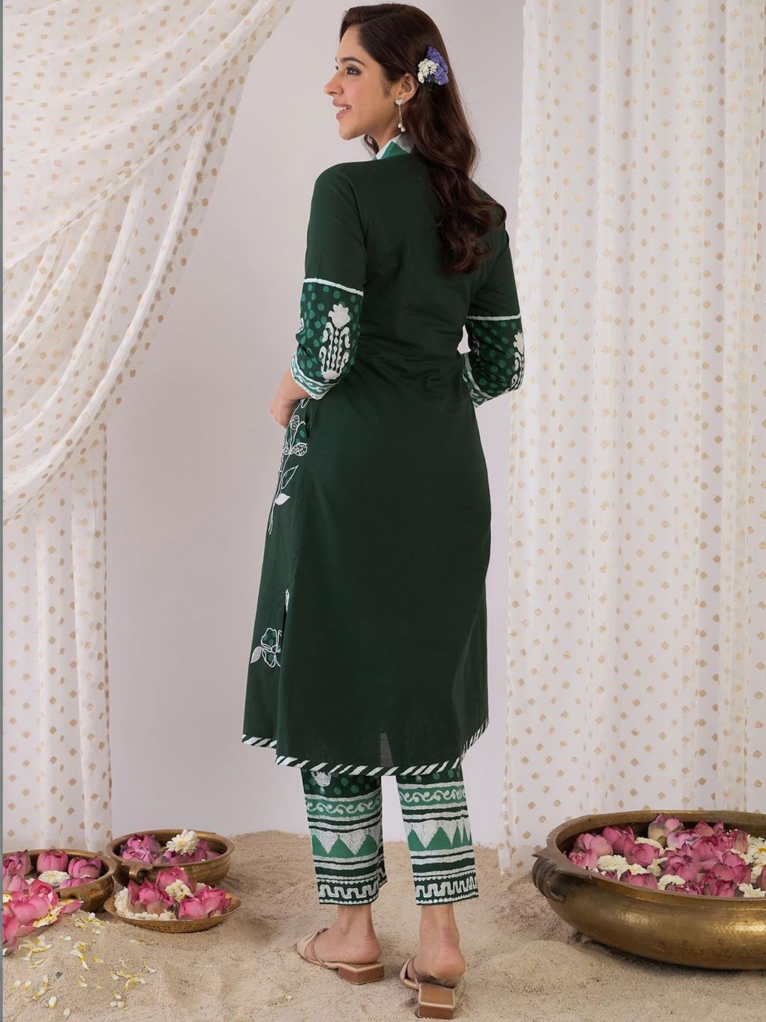 Women Floral Printed Regular Pure Cotton Kurta with Trousers