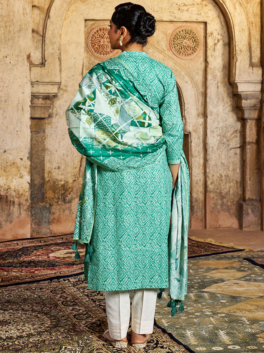 Dhiyona WP Women Ethnic Motifs Beads & Stones Pure Cotton Kurta & Trouser & Dupatta