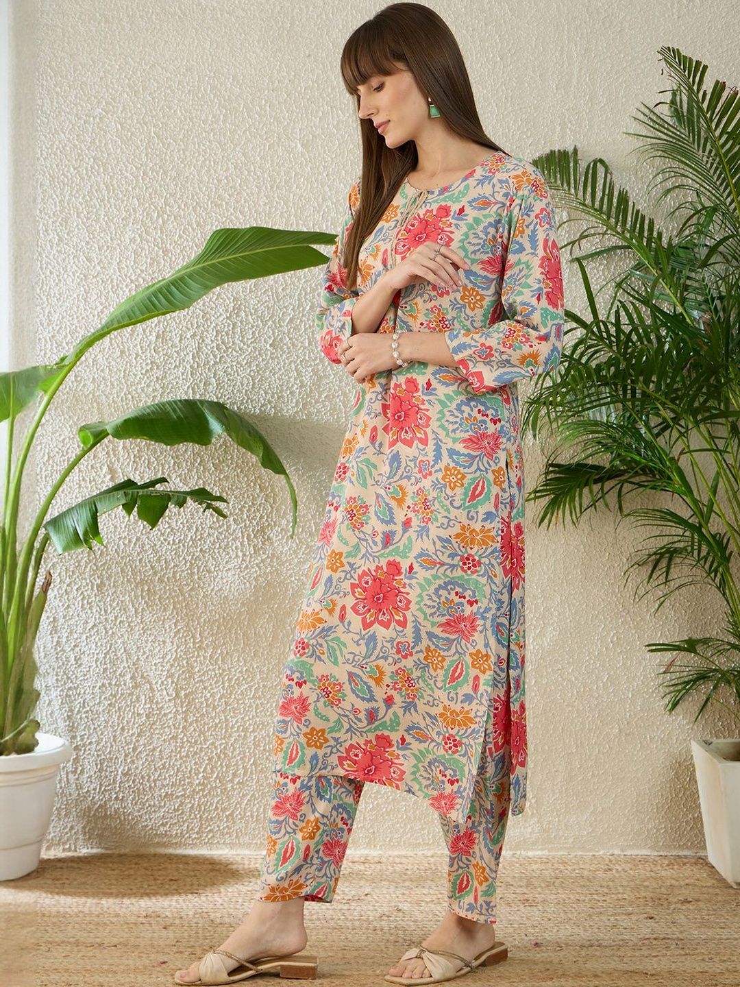 Dhiyona IE Printed Round Neck Three-Quarter Sleeves Tunic And Trousers