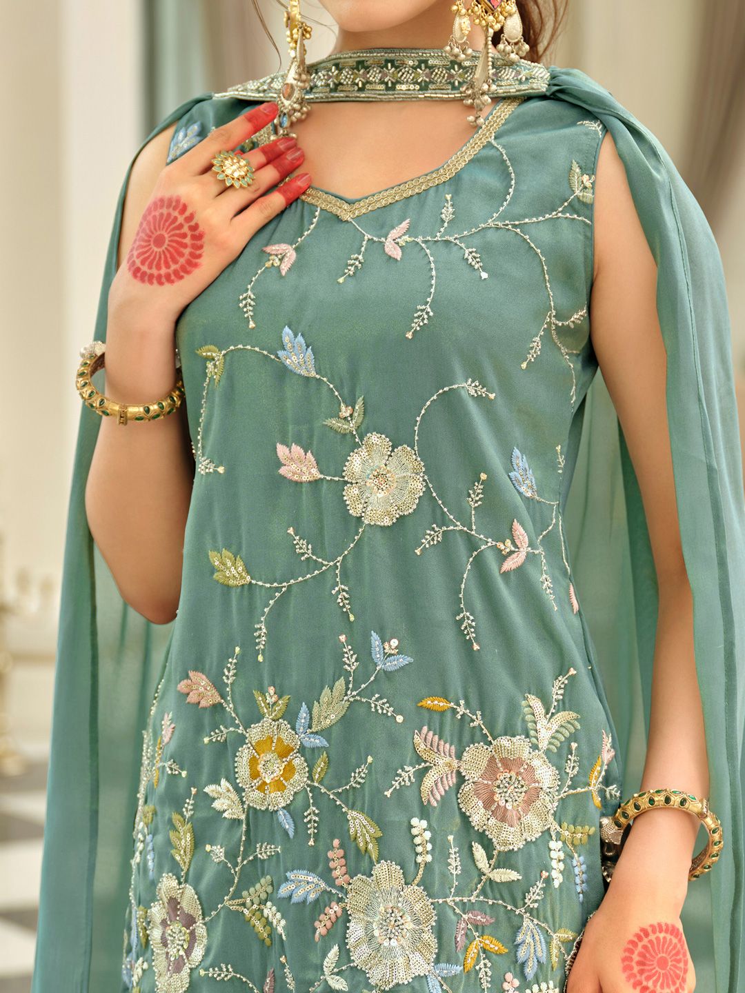 Women Floral Embroidered Regular Thread Work Kurta with Palazzos & Dupatta