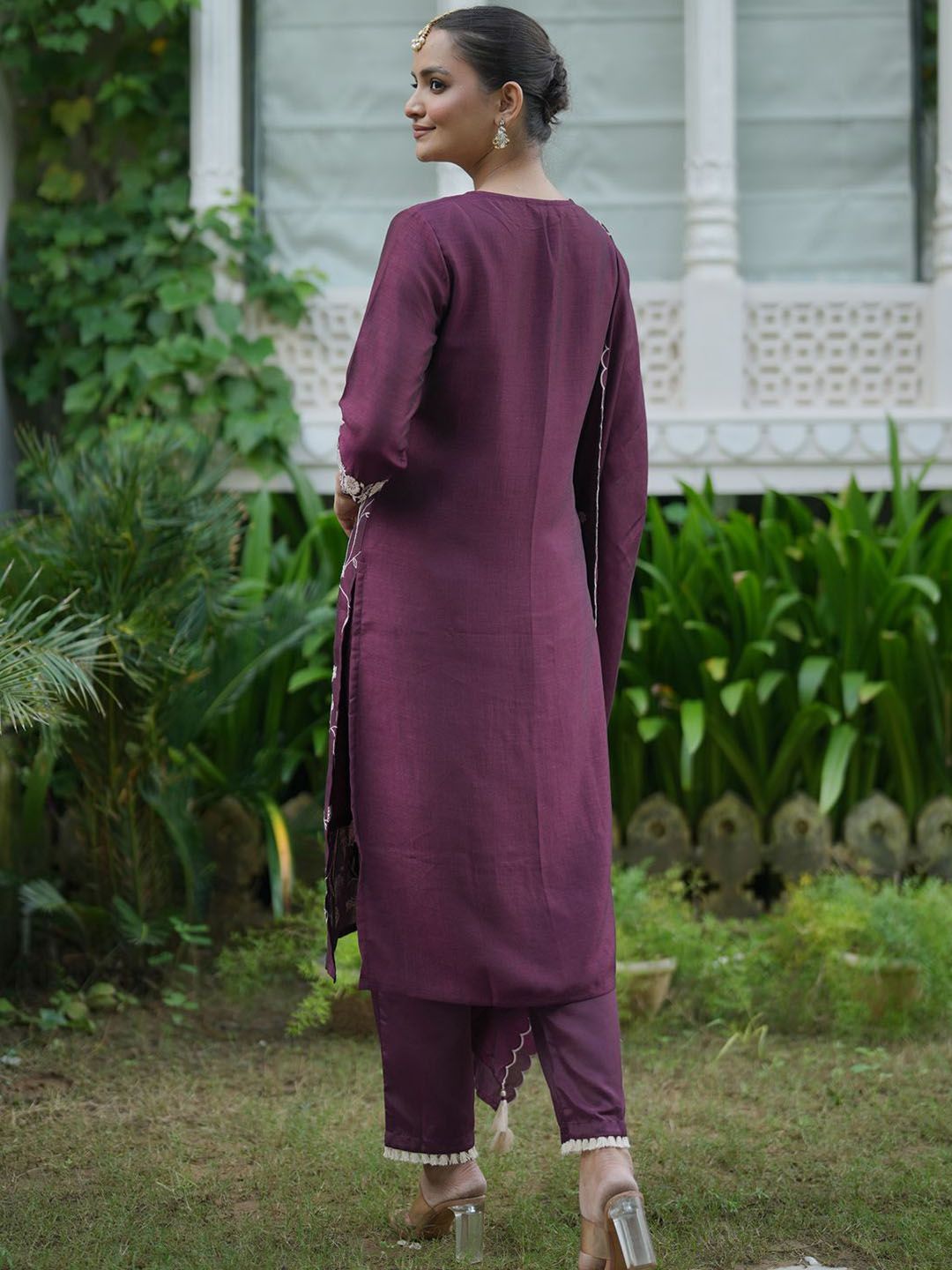 Women Floral Embroidered Regular Thread Work Kurta with Trousers With Dupatta