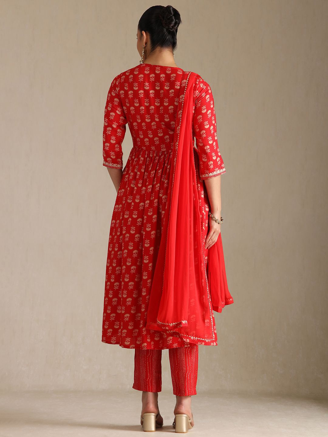 Dhiyona SO Women's Women Ethnic Motifs Printed V-Neck Empire Kurta with Trousers & Dupatta